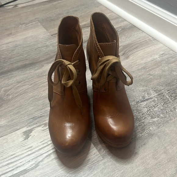 Women’s Lucky Brand Wedge Lace Up Ankle Booties size 8 - Picture 2 of 6